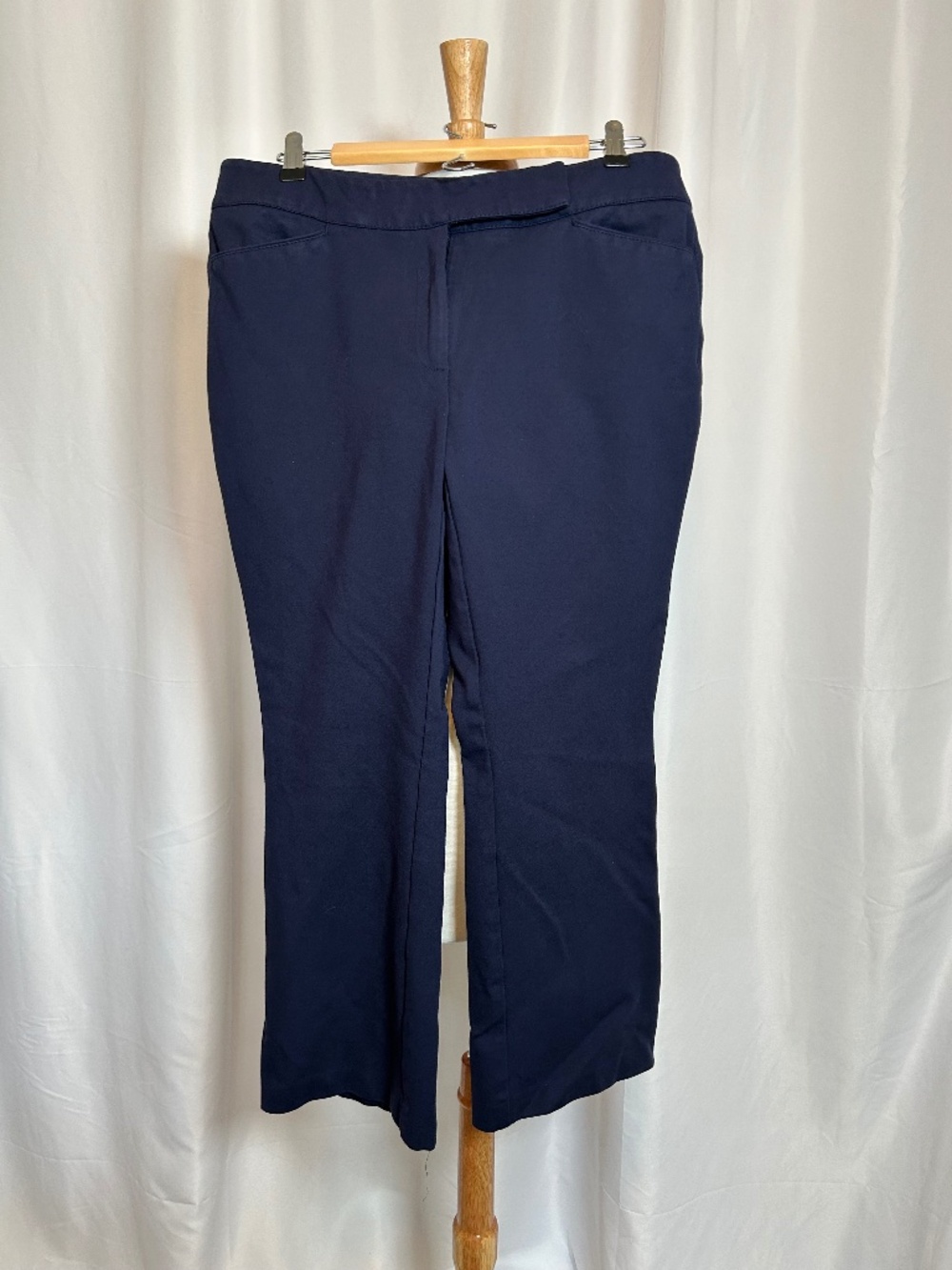 WHITE HOUSE BLACK MARKET NAVY BOOT CUT TROUSERS - SIZE 12